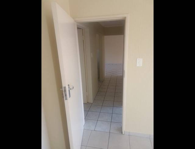2 BEDROOM PROPERTY TO RENT IN MORELETAPARK